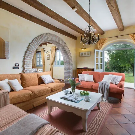 Sophie Villa *
